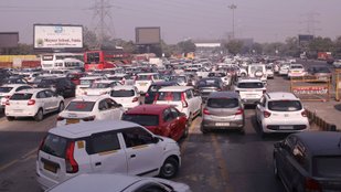 Delhi farmers march traffic updates