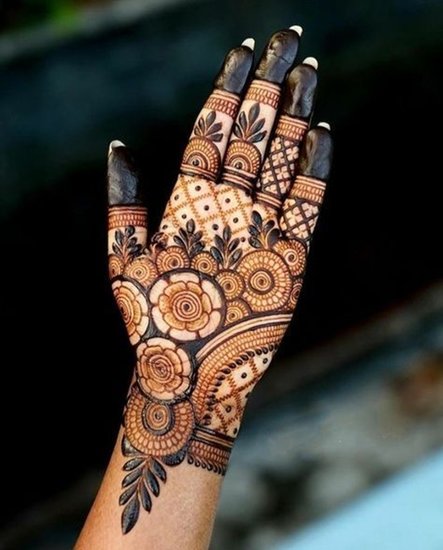 Full hand mehndi design trends
