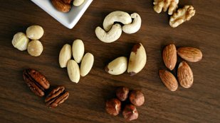 Health tips for eating dry fruits