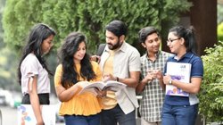पढ़ने के लिए अमेरिका जाने वाले भारतीय छात्रों की संख्या में बड़ी गिरावट, F-1 वीजा को लेकर क्या कहते हैं आंकड़े?