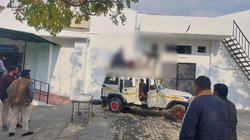 एंबुलेंस का किराया देने के नहीं थे पैसे, भाई के शव को कार की छत पर बांधकर ले गई बहन, दिल दुखा रहा पूरा मामला