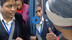 ‘भतीजा DRM है मेरा…’, बिना टिकट ट्रेन पर चढ़ गया शख्स, TTE ने किया सवाल तो दिखाने लगा तेवर, VIDEO VIRAL