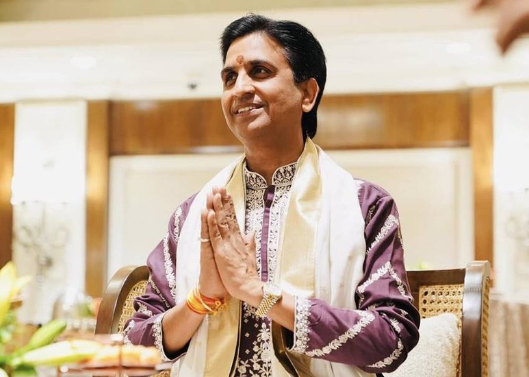 Kumar Vishwas life