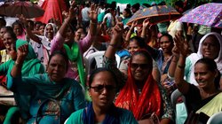 Ladki Bahin Yojana: लाड़की बहिन योजना में हर महीने अब 2100 रुपये मिलेंगे? जानें क्या है बड़ी अपडेट