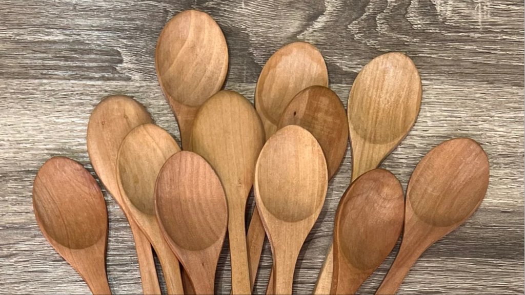 how to clean wooden spoons