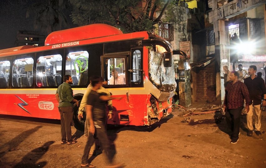 Mumbai-bus-crash-fatalities