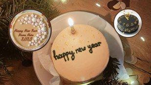 New Year Cake Designs 2025