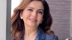 OMG: नीता अंबानी के हाथों में दिखा इस महंगी कंपनी का बैग, कई लोगों की सैलरी से ज्यादा कीमत