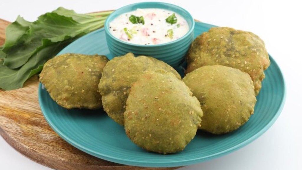 Palak Methi Poori। Palak Methi Poori recipe। Palak Methi Poori in hindi
