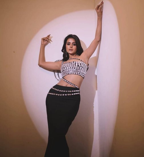 Priyanka Chahar Choudhary Party Look