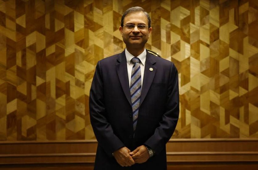 RBI Governor Sanjay Malhotra Education and Degree