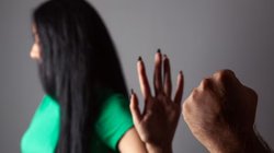 नाबालिग ने 20 साल की लड़की का किया रेप, रात में घर के अंदर घुसकर किया किडनैप, किसी तरह उसके चंगुल से भागी पीड़िता