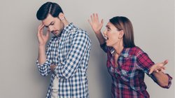 Relationship Tips: पत्नियों की इन 2 आदतों से हर समय नाराज रहते हैं पति, शादी टूटने तक की आ जाती है नौबत