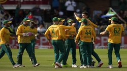 SA vs PAK: पाकिस्तान के खिलाफ वनडे सीरीज से बाहर हुआ साउथ अफ्रीकी स्टार गेंदबाज, इस खिलाड़ी को मिला मौका