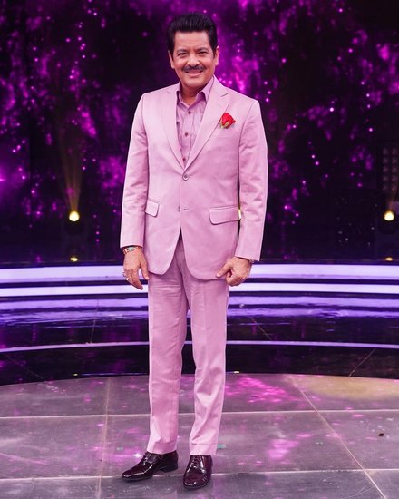 Udit Narayan wife Deepa Gahatraj