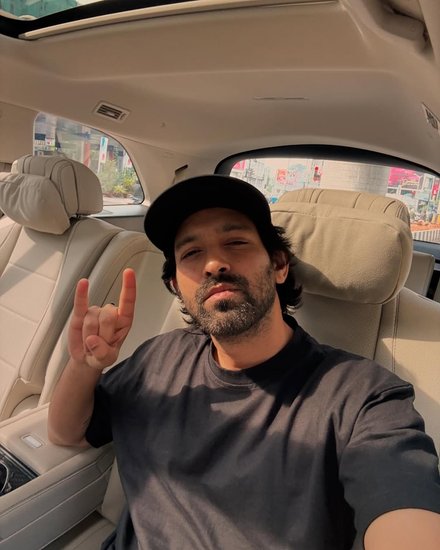 Vikrant Massey family focus