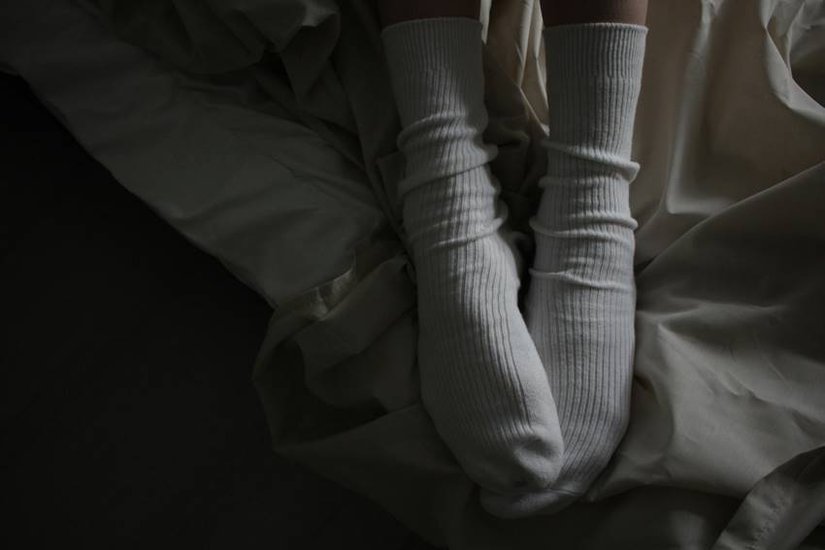 Should wear socks while sleeping