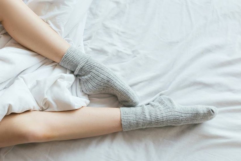 Should wear socks while sleeping in winter or not