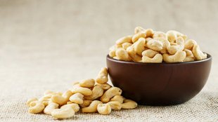kaju khane ke fayde,soaked cashew benefits,bheege kaju khane ke fayde,khali pet kaju khane ke fayde,Lifestyle,food,Kaju benefits,Soaked cashew Benefits,Bheege badam khane ke fayde,Cashew Benefits,Health Benefits Of Soaked Cashews,