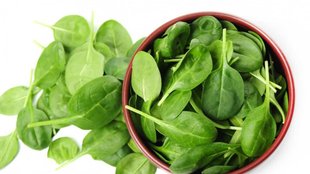when to wash spinach