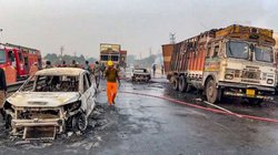 Jaipur Fire News: ‘स्लीपर बस में सो रहे थे लोग, जागने से पहले ही आग ने उन्हें अपने आगोश में…’, जयपुर हादसे में घायलों से मिलकर बोले डोटासरा