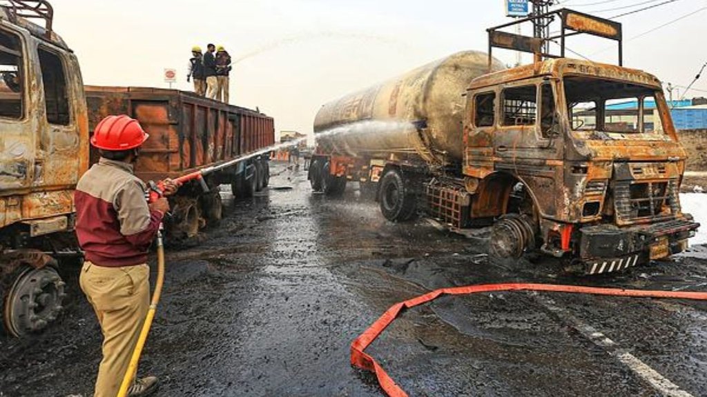 Jaipur-Ajmer highway accident, gas tanker collision,