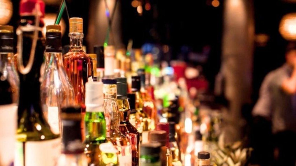 new year party | liquor | noida news |