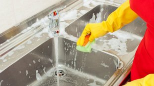 how to clean kitchen sink tips