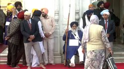 सेवा करने स्वर्ण मंदिर पहुंचे शिअद अध्यक्ष सुखबीर बादल, अकाल तख्त ने सुनाई थी सजा