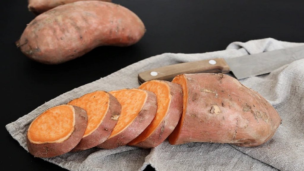 who should avoid Sweet potato,diabetes patients avoid sweet potato,BP patients avoid sweet potato,शकरकंद खाने के नुकसान, शकरकंद किसे नहीं खाना चाहिए, Shakarkand ke side effects