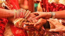 ‘बस एक बार पापा से गले मिला दो…’, विदाई के दौरान रोती हुई बोली बेटी, डोली उठने से पहले ही मंडप में पिता को आया हार्ट अटैक