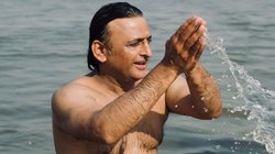 Maha Kumbh Mela 2025: अखिलेश यादव ने संगम स्नान में क्यों लगाईं 11 डुबकी? जानें पाप-पुण्य को लेकर क्या-क्या कहा