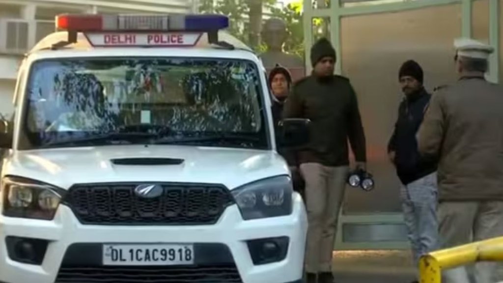 Delhi bomb threat news, Lady Shri Ram College bomb scare, Tagore International School bomb alert,