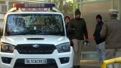 Delhi Bomb Threat News: दिल्ली के इस जाने-माने कॉलेज और इंटरनेशनल स्कूल को मिली बम से उड़ाने की धमकी, पुलिस अलर्ट