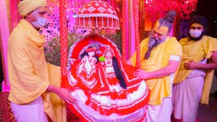 Divine Signs According to Premanand Ji Maharaj