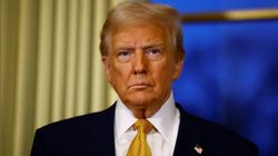 Donald Trump: ट्रंप के नए आदेशों से अमेरिका की सेना में क्या बड़े बदलाव होंगे, ट्रांसजेंडर्स की मुश्किलें बढ़ेंगी?