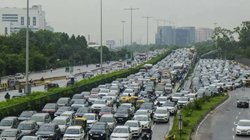 ग्रेटर नोएडा में सड़क और चौराहों को लेकर बदला प्लान, लोगों को मिलेगी जाम से राहत