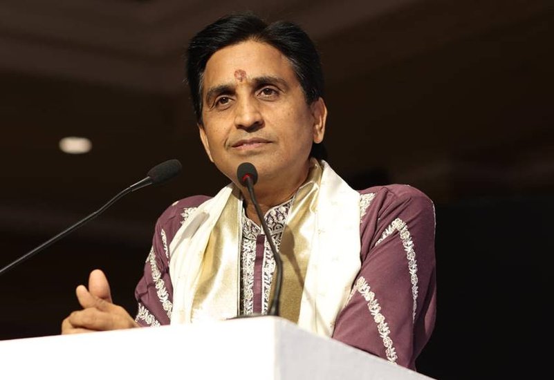 Kumar Vishwas first girlfriend