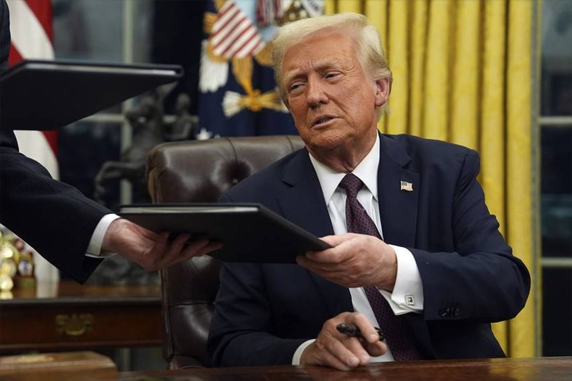 How Many white house Rooms can Donald trump use