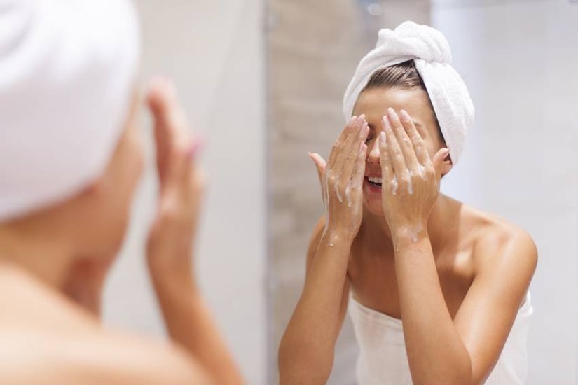 How Many time Use Face Wash in a day