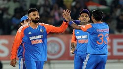 IND vs ENG: वरुण चक्रवर्ती के ‘चक्रवात’ में फंसा इंग्लैंड, राजकोट में 5 विकेट लेकर इन 2 भारतीयों की बराबरी की