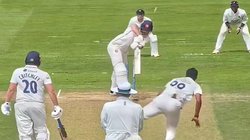 VIDEO: ‘ऑस्ट्रेलिया में क्यों नहीं था?’ 250 प्रथम श्रेणी विकेट वाले भारतीय खिलाड़ी की काउंटी में गेंदबाजी देख उठे सवाल