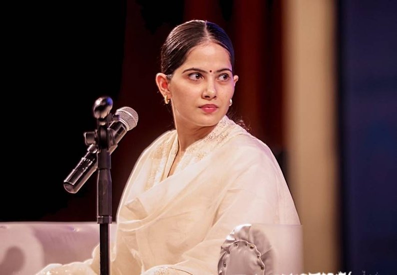 Jaya Kishori irritated to see her father like this