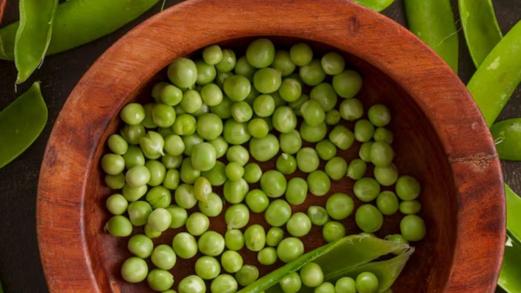 Kitchen Hacks । Peeling Peas । Easy Way To Peel Peas
