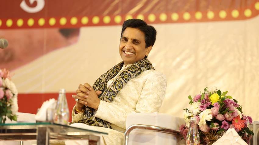 Kumar Vishwas Family