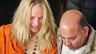 Laurene Powell Jobs allergy in Maha Kumbh, Laurene Powell Jobs Maha Kumbh experience,