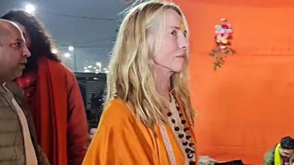 Laurene Powell Jobs Kashi Vishwanath, Steve Jobs wife Shivling controversy, Laurene Powell Jobs Kashi temple visit,