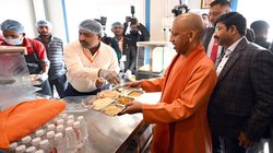 महाकुंभ में 9 रुपये में मिलेगा भरपेट भोजन, सीएम योगी ने ‘मां की रसोई’ का किया उद्घाटन; जानिए थाली में क्या-क्या शामिल