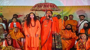 Mamta Kulkarni became kinnar akhada mahamandleshwar, Process of becoming Mahamandleshwar.