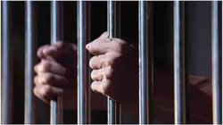 Sambhal News: पुलिस हिरासत में युवक की मौत से भड़के परिजनों ने किया हंगामा, कंट्रोल करने के लिए जुटी दो थानों की फोर्स